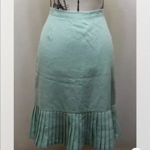 Vintage Made In Canada Mermaid Style Women Skirt Green Pleated 31 Inches